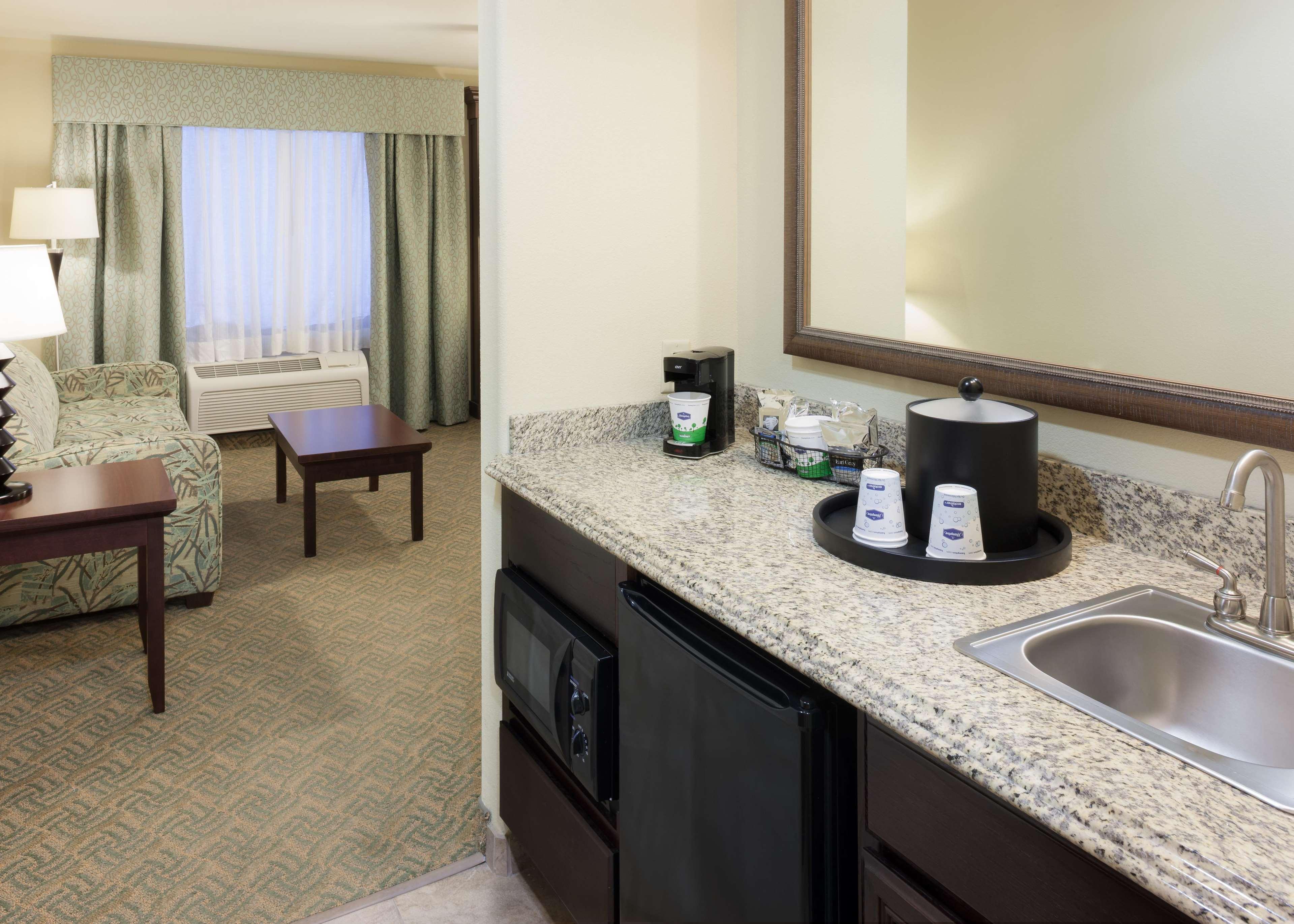 Hampton Inn & Suites Dallas-Arlington-South Bagian luar foto