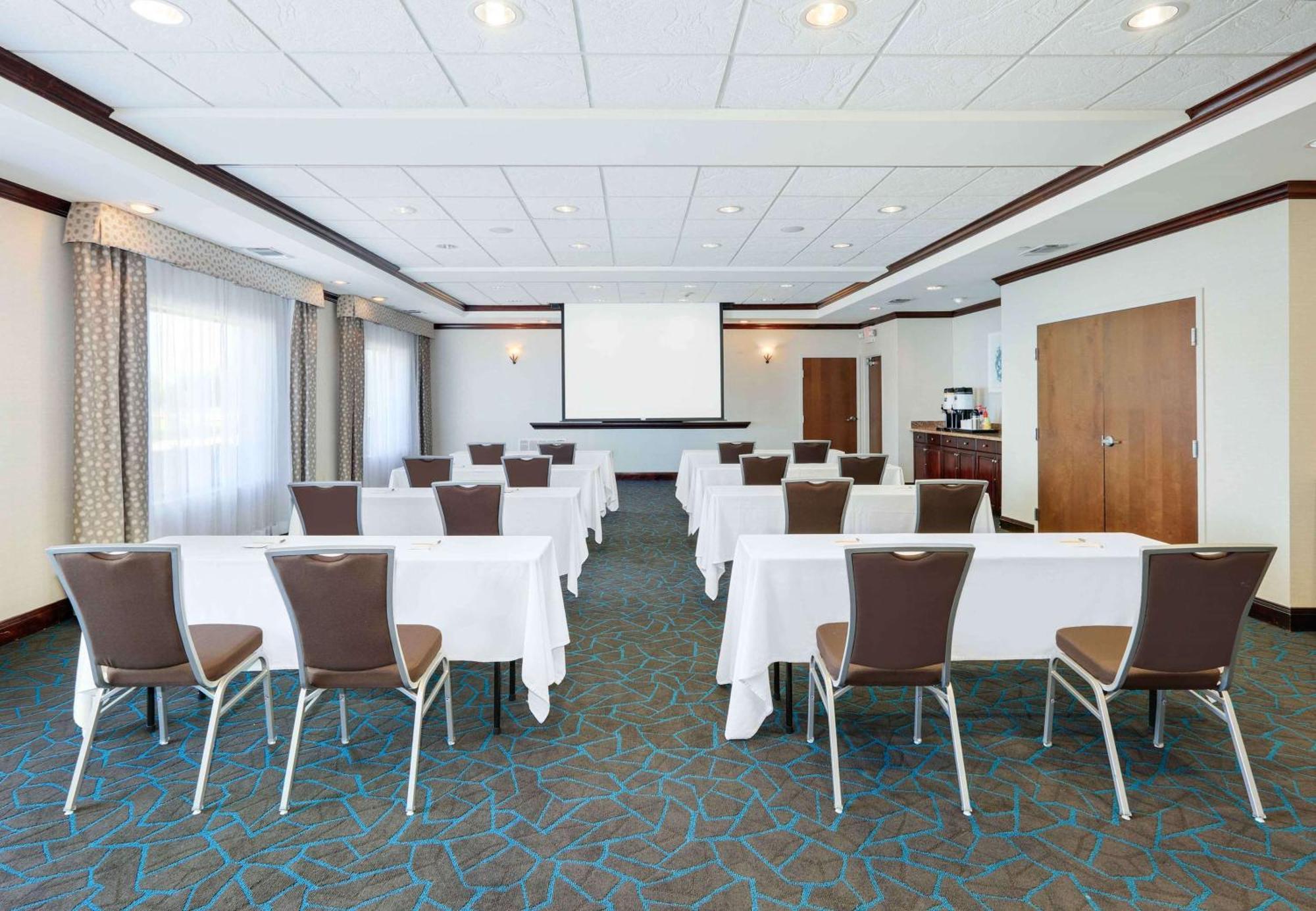 Hampton Inn & Suites Dallas-Arlington-South Bagian luar foto