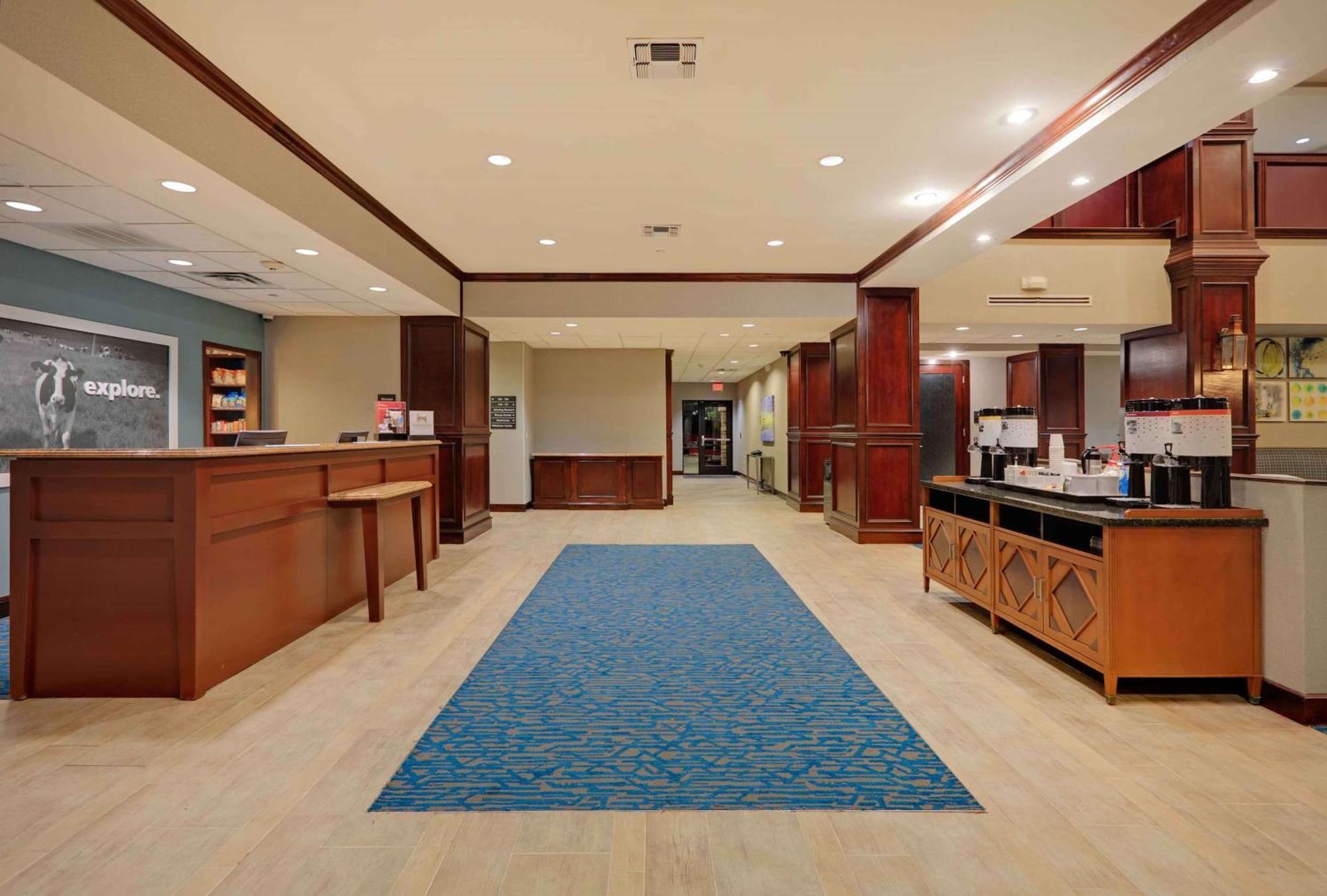 Hampton Inn & Suites Dallas-Arlington-South Bagian luar foto