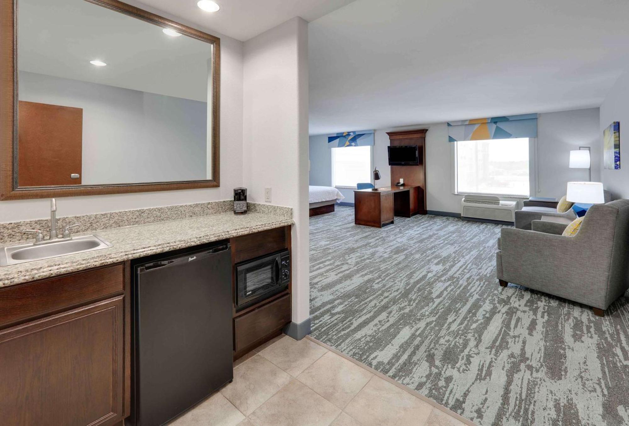 Hampton Inn & Suites Dallas-Arlington-South Bagian luar foto