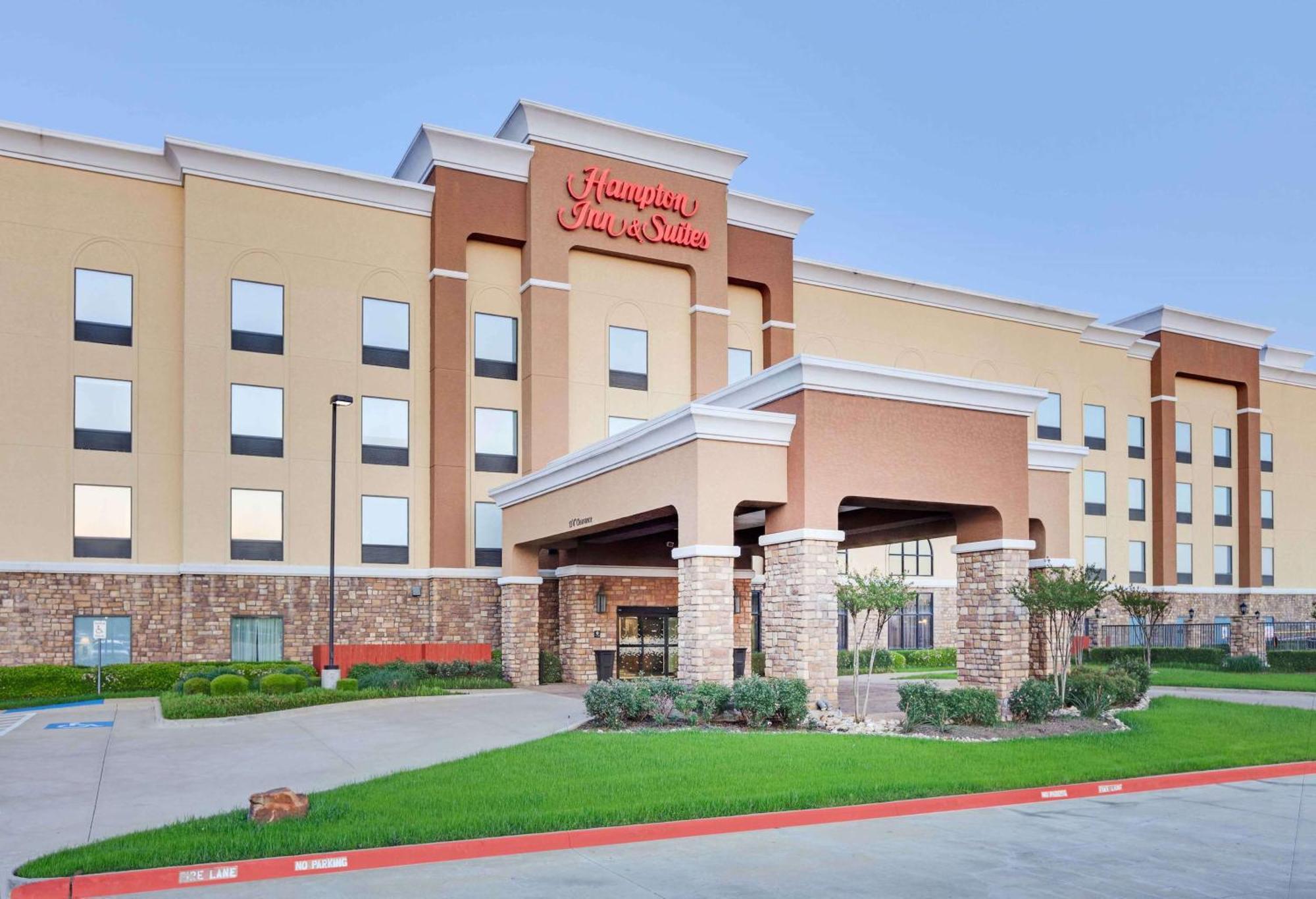 Hampton Inn & Suites Dallas-Arlington-South Bagian luar foto